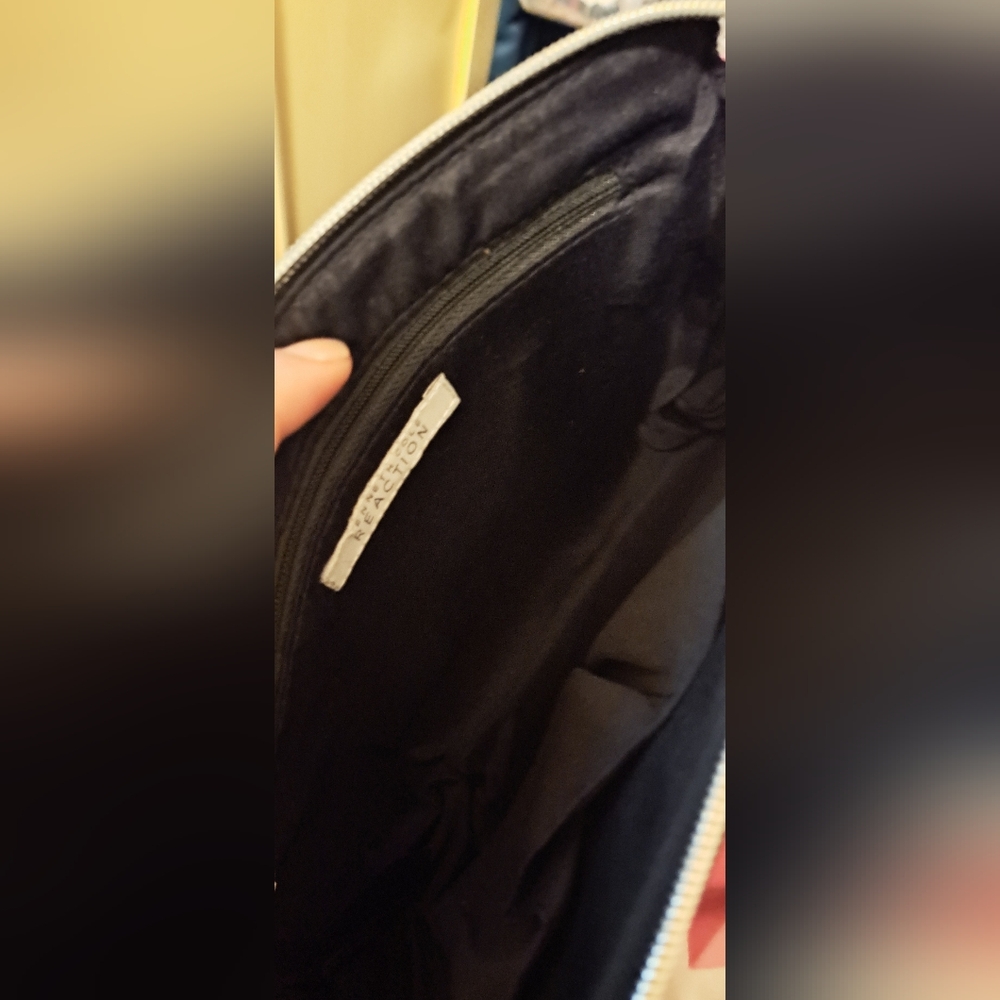 Kenneth Cole Reaction Crossbody NWT - Picture 5 of 7